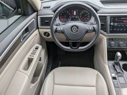 Used 2019 Volkswagen Atlas SE w/ Towing Package FWD image 16