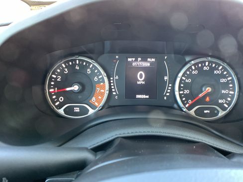 Used 2023 Jeep Renegade Latitude w/ Premium Group AWD/4WD image 13