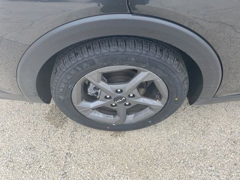 Used 2025 Kia K4 LXS image 29