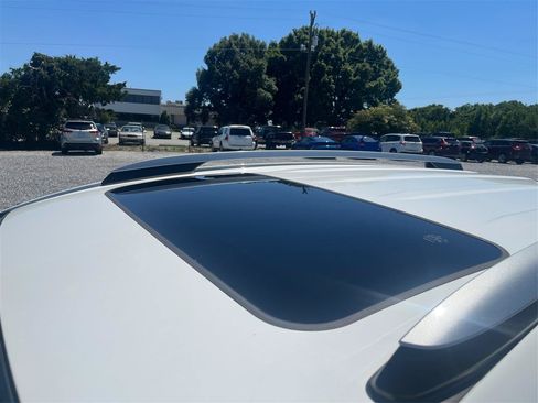 Used 2018 Toyota RAV4 XLE w/ Plus Extra Value Package AWD/4WD image 12