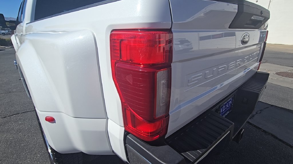 Used 2021 Ford F450 Platinum w/ FX4 Off-Road Package AWD/4WD image 36