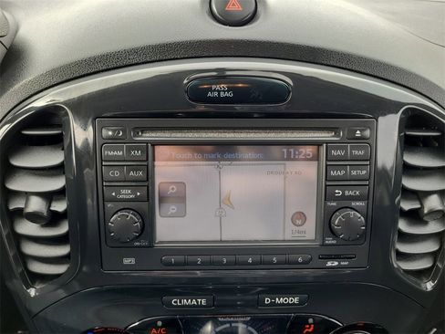 Used 2012 Nissan Juke SL image 19