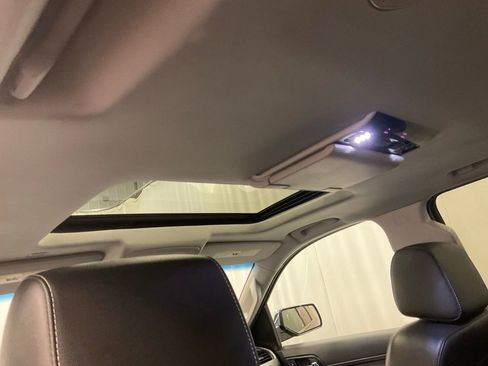 Used 2019 Chevrolet Suburban Premier image 32