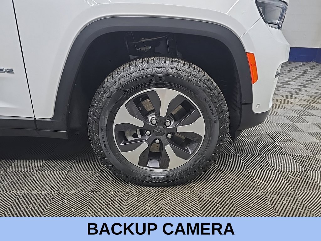 Used 2023 Jeep Grand Cherokee 4WD 4xe w/ Luxury Tech Group II image 9