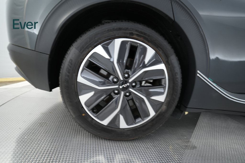 Used 2024 Kia EV6 Light RWD image 21