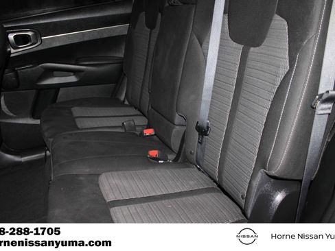 Used 2022 Kia Sorento LX FWD image 5
