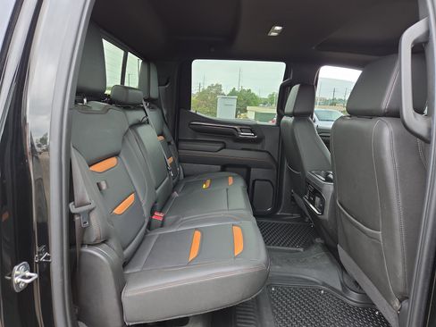 Used 2022 GMC Sierra 1500 AT4 w/ AT4 Preferred Package AWD/4WD image 15