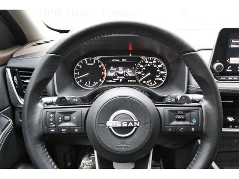 Certified 2022 Nissan Rogue SV w/ SV Premium Package image 11