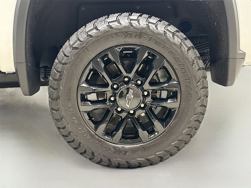 Used 2025 Chevrolet Silverado 2500 LTZ w/ Trail Boss Package image 33