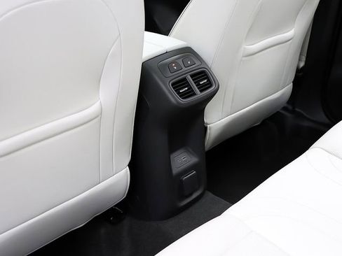 New 2025 Buick Envision Avenir image 13