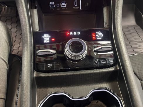 Used 2024 Jeep Grand Cherokee Trailhawk w/ Luxury Tech Group III image 25