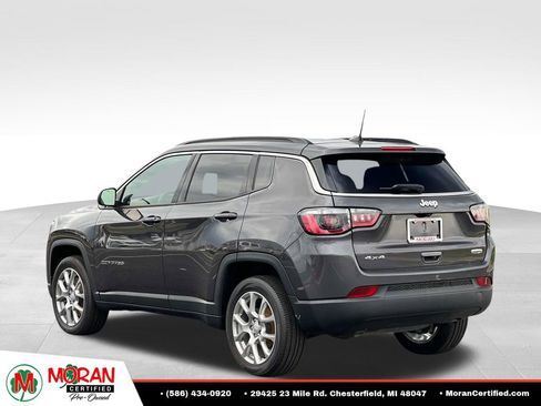 Used 2024 Jeep Compass Latitude AWD/4WD image 4