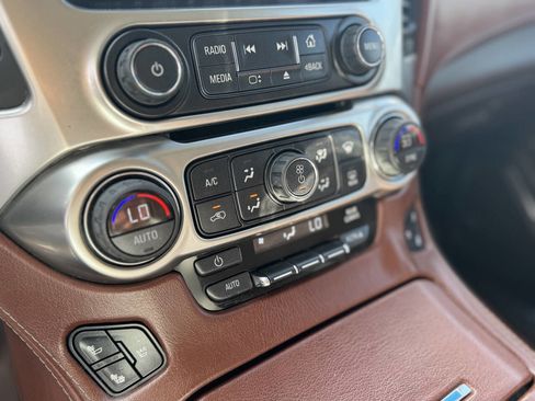 Used 2015 Chevrolet Suburban LTZ AWD/4WD image 19