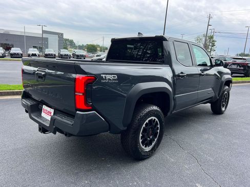 Used 2024 Toyota Tacoma TRD Off-Road AWD/4WD image 8