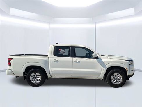 Used 2024 Nissan Frontier SV w/ Technology Package RWD image 7