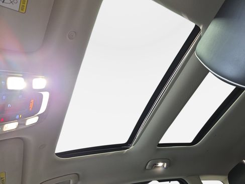 Used 2024 Genesis GV80 2.5T w/ Prestige Package image 29