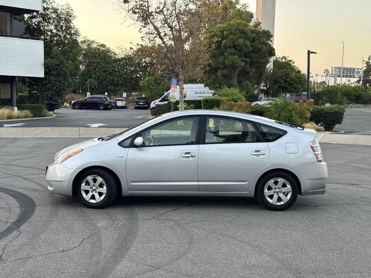 Used 2008 Toyota Prius FWD image 2