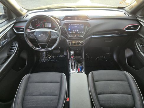 Used 2021 Chevrolet TrailBlazer RS w/ Convenience Package image 9