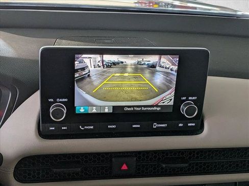 Used 2024 Honda HR-V LX image 15