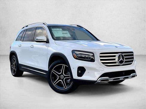 Used 2026 Mercedes-Benz GLB 250 image 2