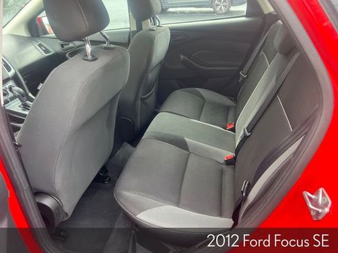 Used 2012 Ford Focus SE w/ SE Winter Pkg image 24
