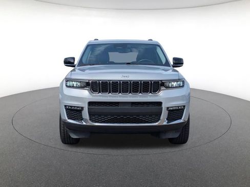 Used 2022 Jeep Grand Cherokee L Limited image 2