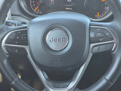 Used 2019 Jeep Grand Cherokee Limited AWD/4WD image 17