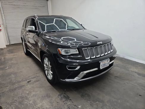 Used 2014 Jeep Grand Cherokee Summit AWD/4WD image 2