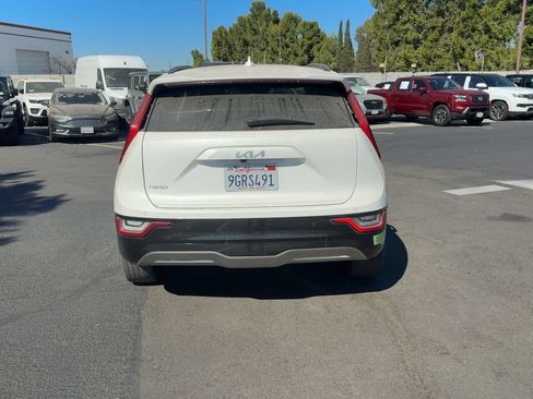 Used 2023 Kia Niro Wave FWD image 7