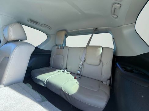 Used 2021 Nissan Armada SL image 16