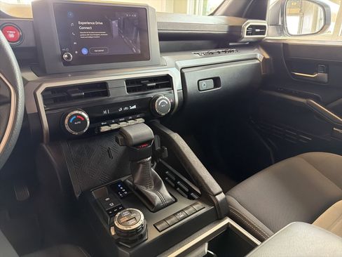 Used 2025 Toyota Tacoma TRD Off-Road image 21