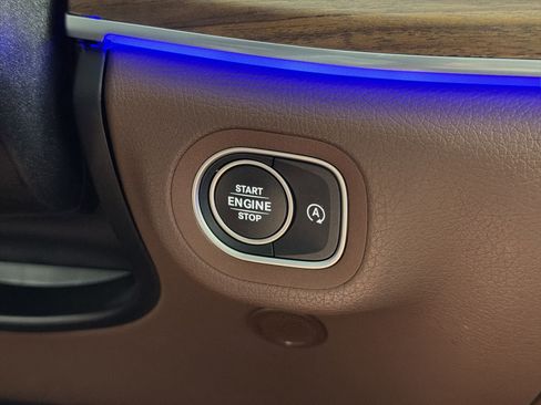 Certified 2025 Mercedes-Benz GLS 450 4MATIC image 27