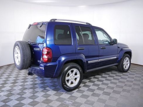 Used 2007 Jeep Liberty Limited AWD/4WD image 8