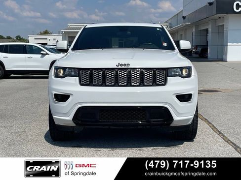 Used 2021 Jeep Grand Cherokee Laredo X AWD/4WD image 2