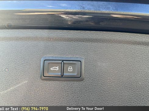 Used 2018 Audi SQ5 Prestige w/ Prestige Package AWD/4WD image 13