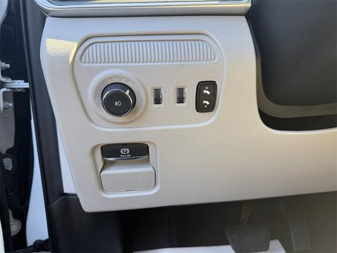 Used 2024 Jeep Wagoneer Series II w/ Flexible Seating Group image 17