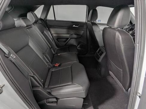 Used 2023 Volkswagen Atlas Cross Sport SE image 21
