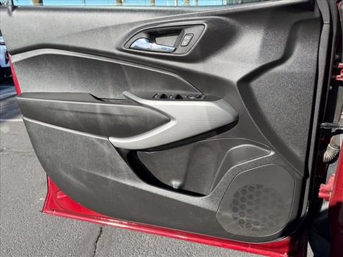 Certified 2025 Chevrolet Trax LS FWD image 13