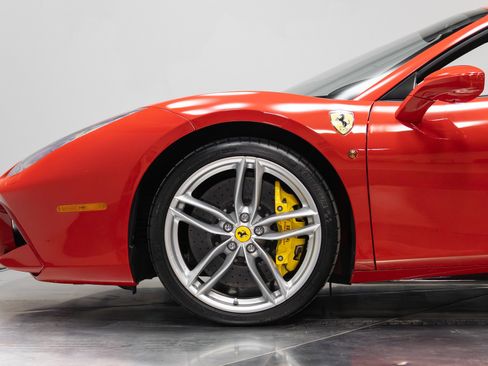 Used 2016 Ferrari 488 Spider image 31