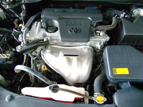 Used 2013 Toyota Camry XLE image 17