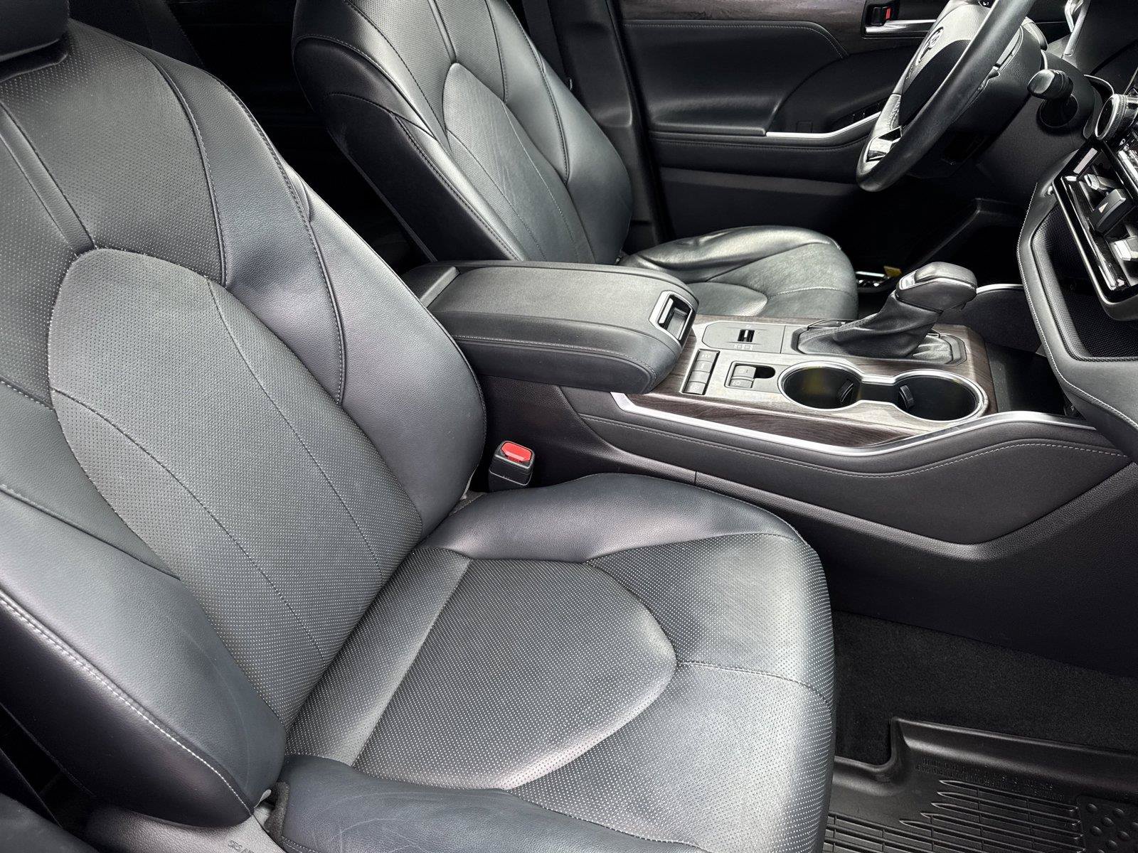 Used 2021 Toyota Highlander Limited FWD image 38