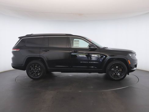 Used 2021 Jeep Grand Cherokee L Limited AWD/4WD image 22