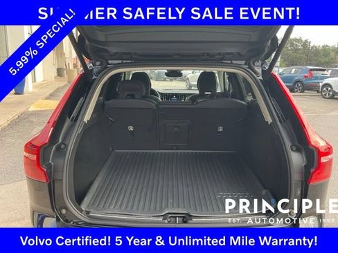 Certified 2024 Volvo XC60 B5 Plus w/ Protection Package Premier AWD/4WD image 33