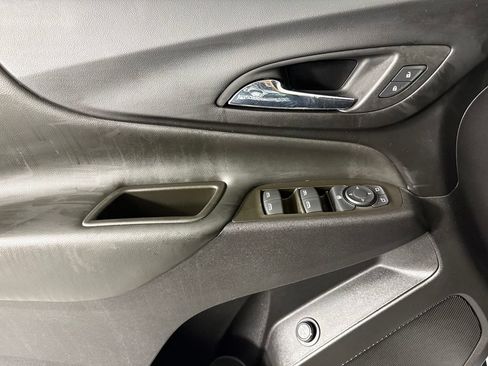 Used 2023 Chevrolet Equinox LT FWD image 23