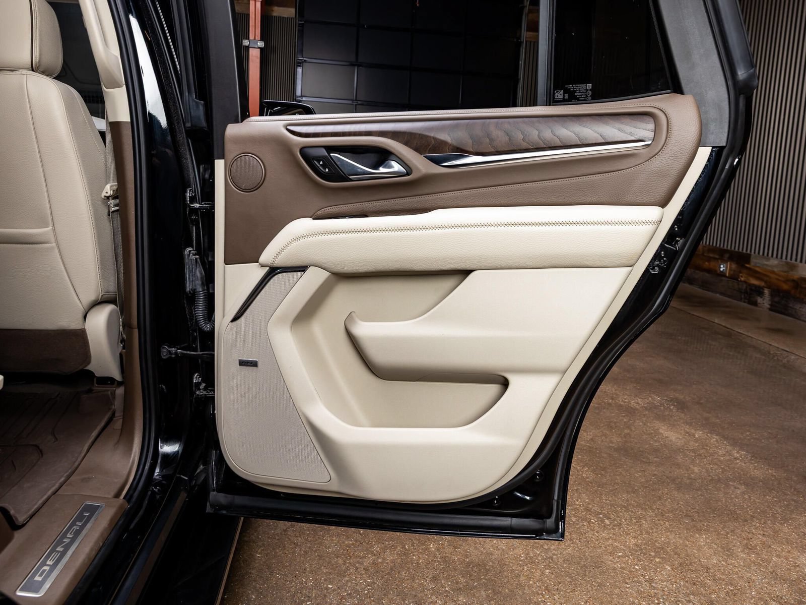 Used 2023 GMC Yukon Denali AWD/4WD image 36
