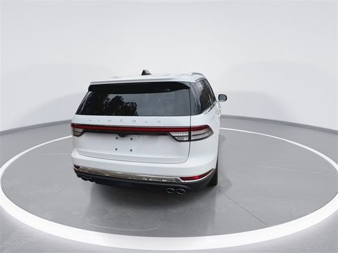 New 2026 Lincoln Aviator Reserve image 7