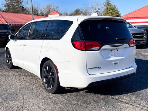 Used 2018 Chrysler Pacifica Touring Plus w/ S Appearance Package image 5