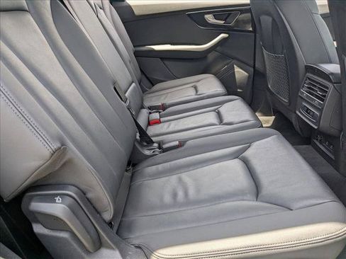Used 2023 Audi Q7 2.0T Premium w/ Convenience Package AWD/4WD image 18