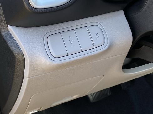 New 2025 Hyundai Venue SEL image 13