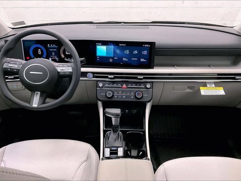 Certified 2026 Hyundai Tucson SE image 5